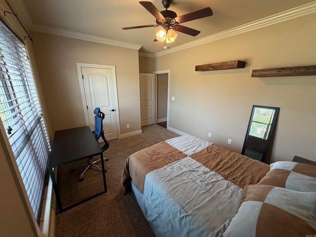 212 Nantucket Loop, Maumelle, AR 72113
