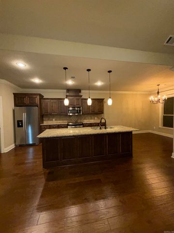 212 Nantucket Loop, Maumelle, AR 72113