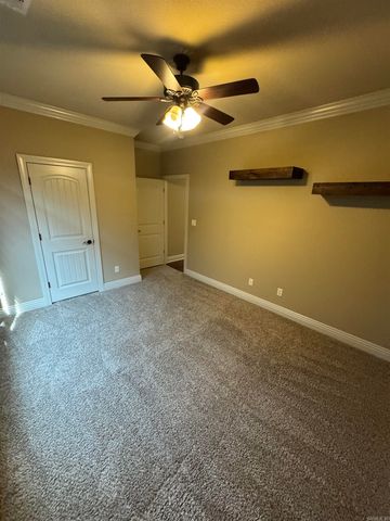 212 Nantucket Loop, Maumelle, AR 72113
