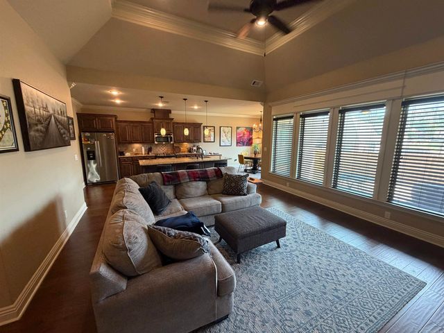 212 Nantucket Loop, Maumelle, AR 72113