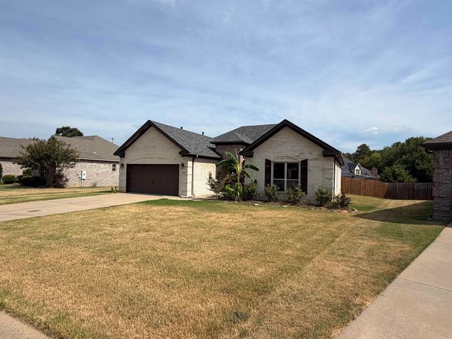 212 Nantucket Loop, Maumelle, AR 72113