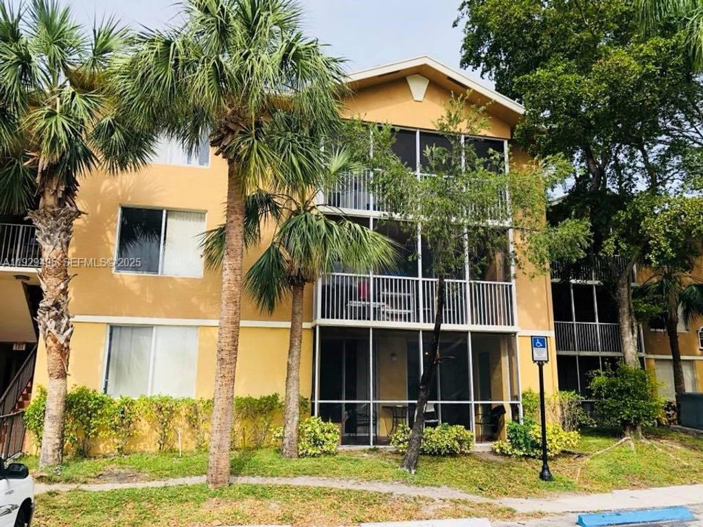 4035 W Mcnab Rd F208, Pompano Beach, FL 33069