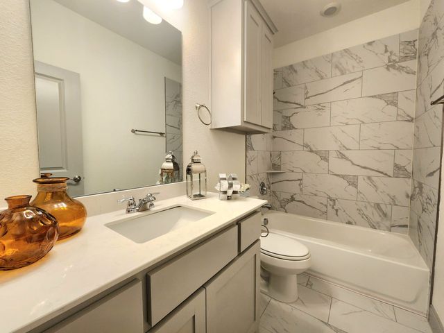 490 Oak Creek Drive, Lavon, TX 75166