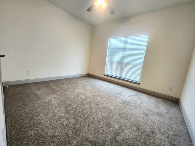 490 Oak Creek Drive, Lavon, TX 75166