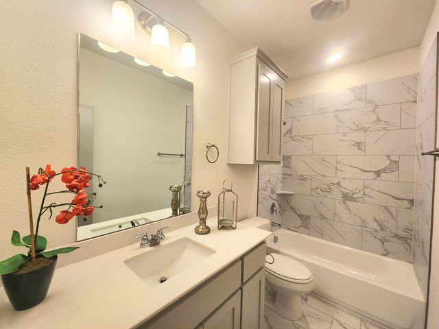 490 Oak Creek Drive, Lavon, TX 75166