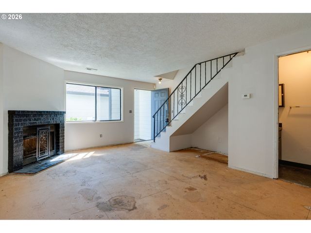 11953 Se HOLGATE Blvd, Portland, OR 97266