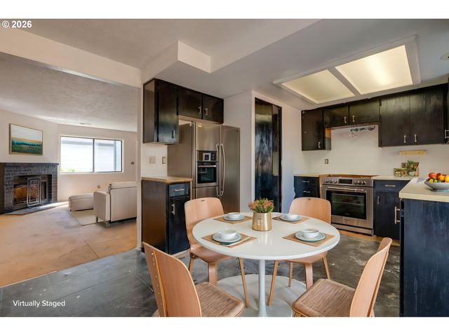 11953 Se HOLGATE Blvd, Portland, OR 97266