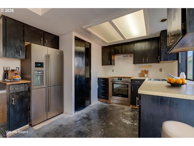 11953 Se HOLGATE Blvd, Portland, OR 97266