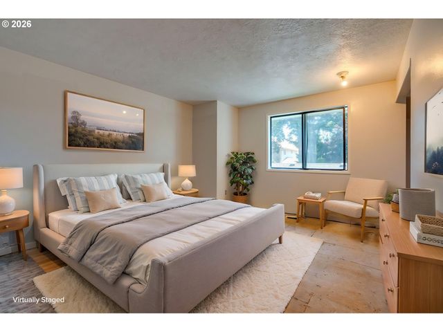 11953 Se HOLGATE Blvd, Portland, OR 97266