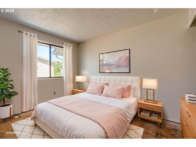 11953 Se HOLGATE Blvd, Portland, OR 97266