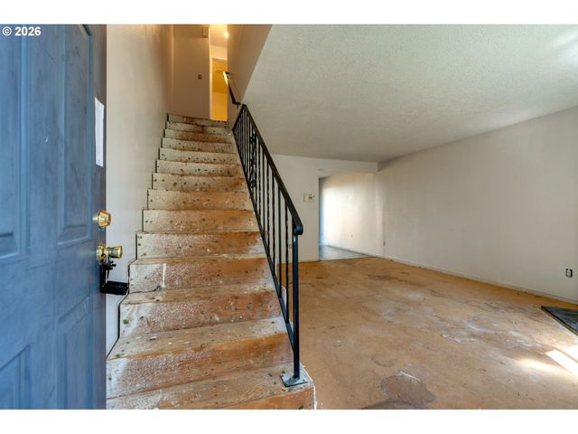 11953 Se HOLGATE Blvd, Portland, OR 97266
