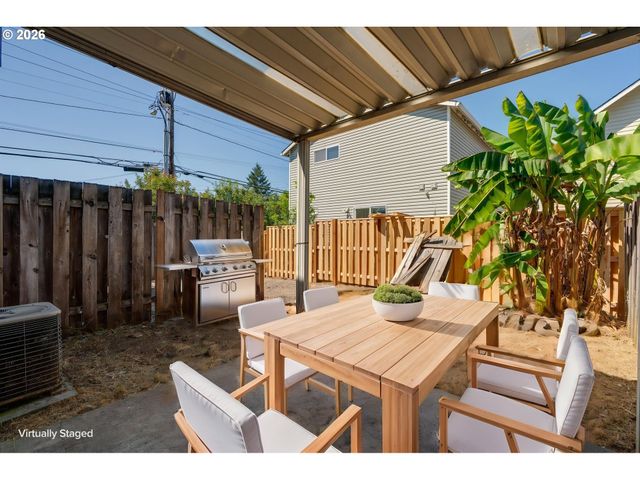 11953 Se HOLGATE Blvd, Portland, OR 97266