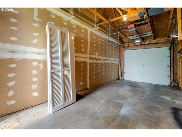 11953 Se HOLGATE Blvd, Portland, OR 97266
