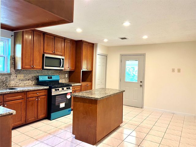 11703 Seawood Drive, Houston, TX 77089