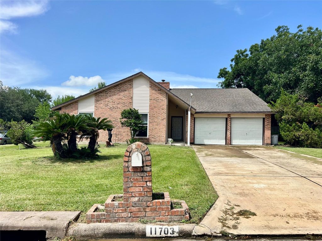 11703 Seawood Drive, Houston, TX 77089