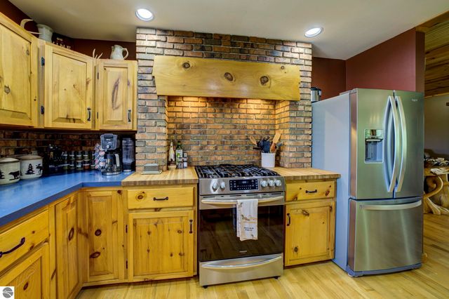 2625 Walton Road, Kingsley, MI 49649