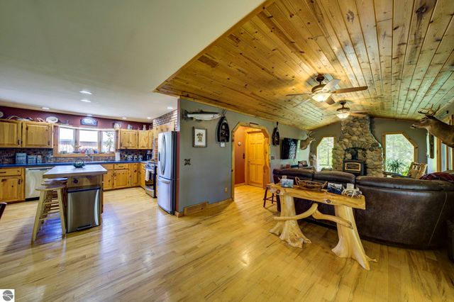 2625 Walton Road, Kingsley, MI 49649