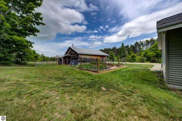 2625 Walton Road, Kingsley, MI 49649