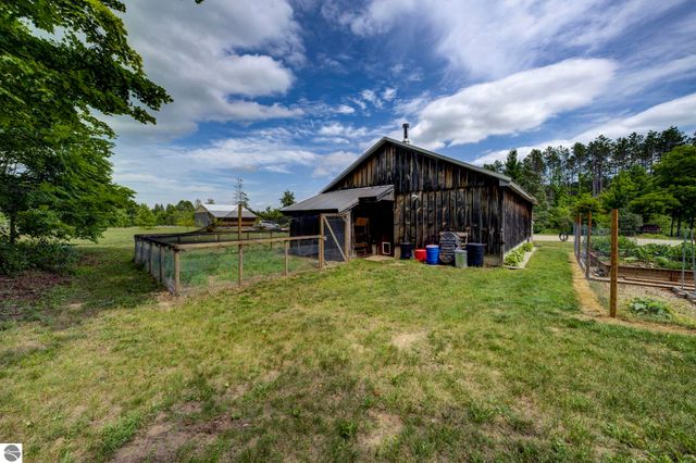 2625 Walton Road, Kingsley, MI 49649