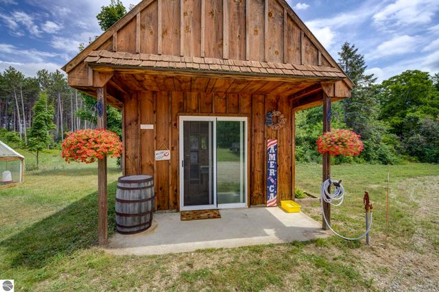 2625 Walton Road, Kingsley, MI 49649