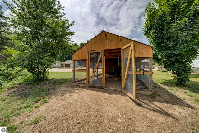 2625 Walton Road, Kingsley, MI 49649