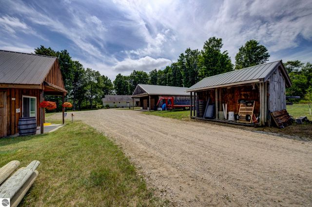 2625 Walton Road, Kingsley, MI 49649