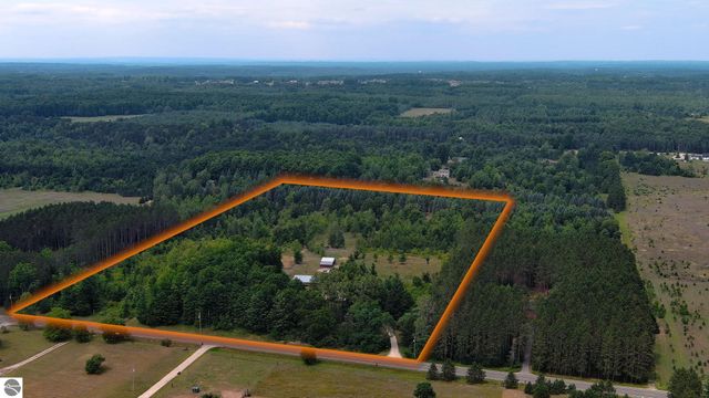 2625 Walton Road, Kingsley, MI 49649