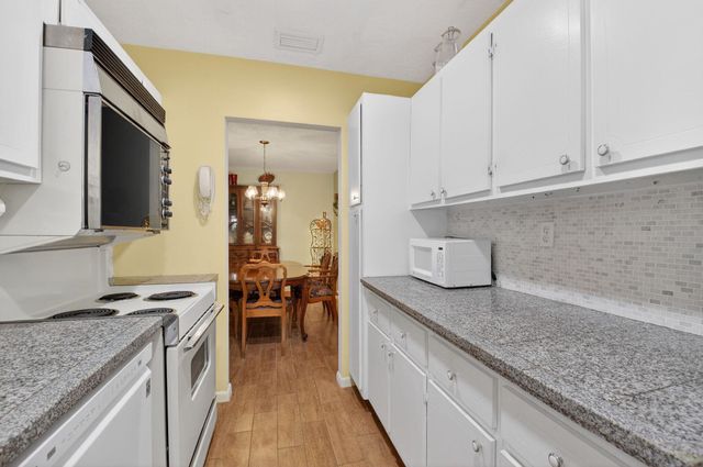 4550 NW 2nd Street B, Delray Beach, FL 33445