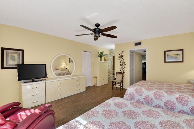 4550 NW 2nd Street B, Delray Beach, FL 33445