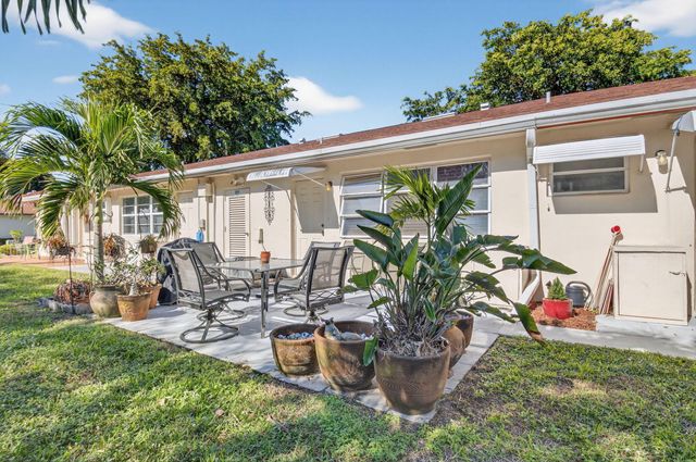 4550 NW 2nd Street B, Delray Beach, FL 33445