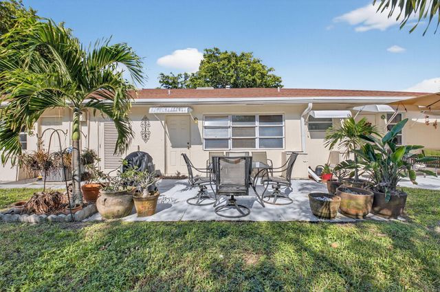 4550 NW 2nd Street B, Delray Beach, FL 33445