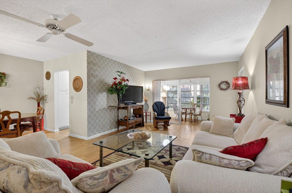 4550 NW 2nd Street B, Delray Beach, FL 33445