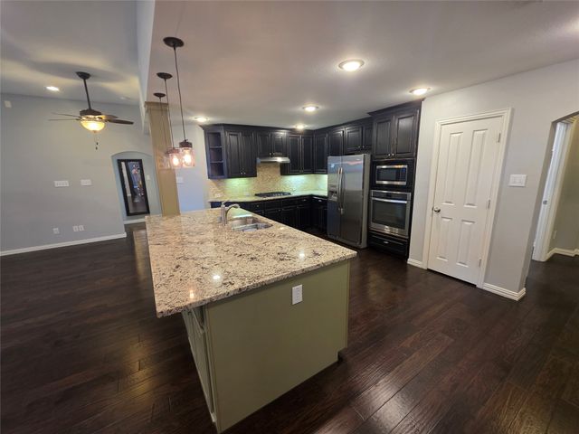 2717 Cliffwood Drive, Grapevine, TX 76051