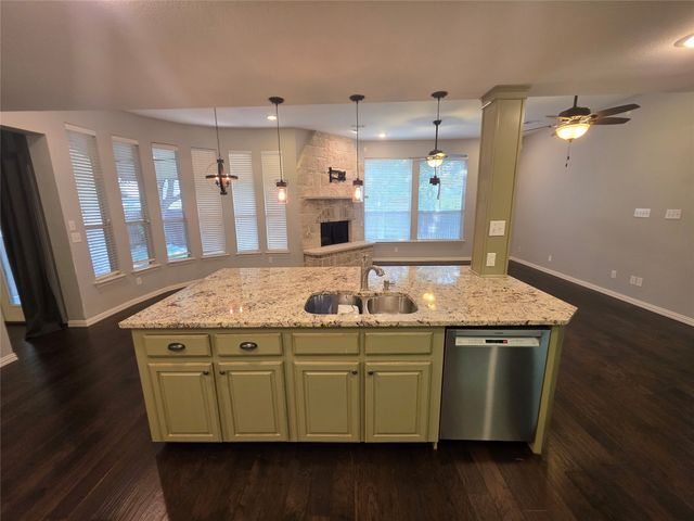 2717 Cliffwood Drive, Grapevine, TX 76051