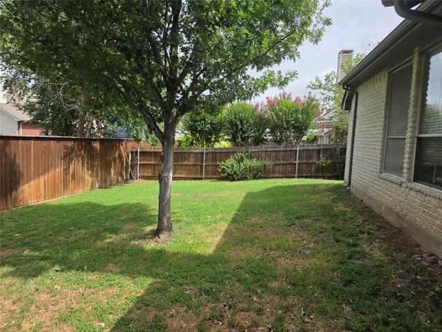 2717 Cliffwood Drive, Grapevine, TX 76051