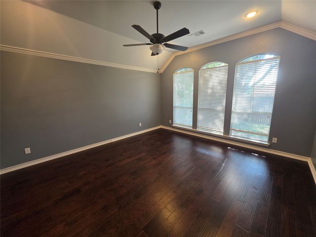 2717 Cliffwood Drive, Grapevine, TX 76051