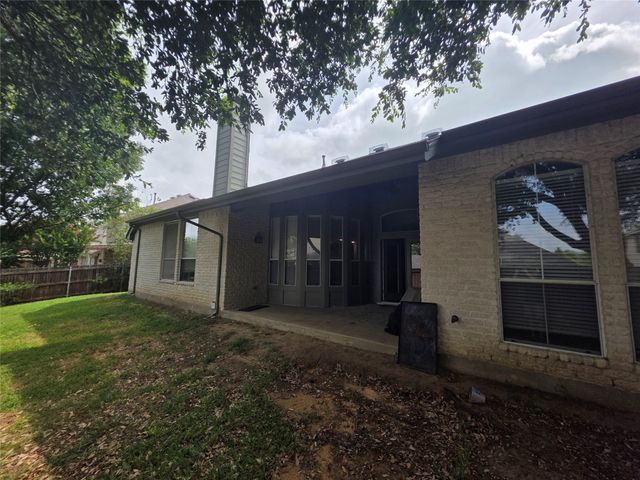 2717 Cliffwood Drive, Grapevine, TX 76051