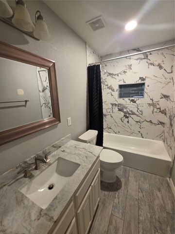 2717 Cliffwood Drive, Grapevine, TX 76051