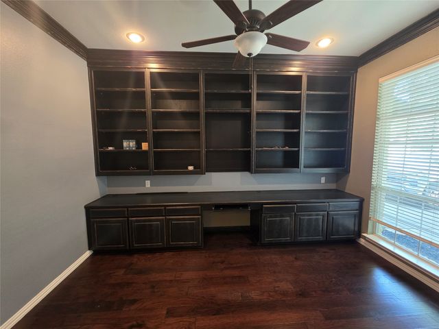 2717 Cliffwood Drive, Grapevine, TX 76051