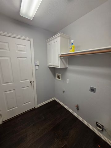 2717 Cliffwood Drive, Grapevine, TX 76051