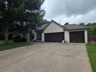 2717 Cliffwood Drive, Grapevine, TX 76051