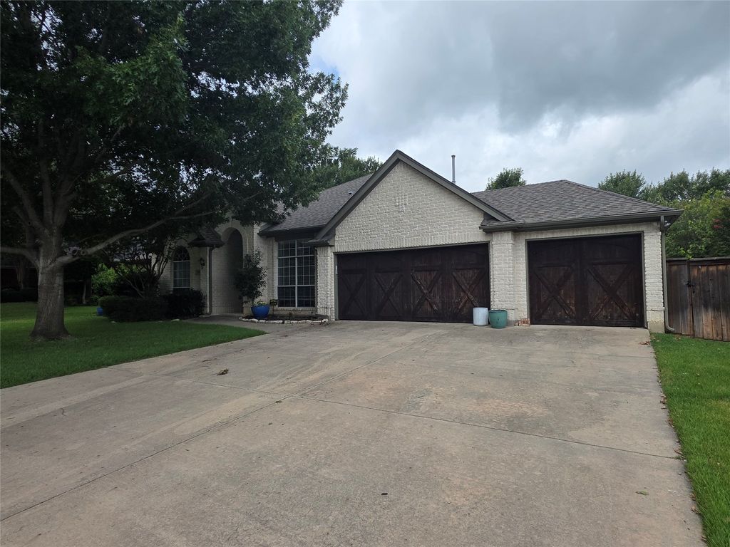 2717 Cliffwood Drive, Grapevine, TX 76051