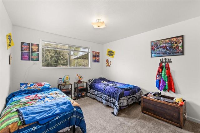 413 Emerald Circle, Medford, OR 97501