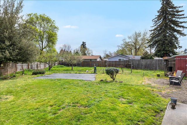 413 Emerald Circle, Medford, OR 97501