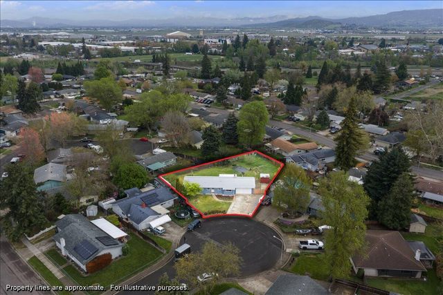 413 Emerald Circle, Medford, OR 97501