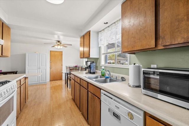 413 Emerald Circle, Medford, OR 97501