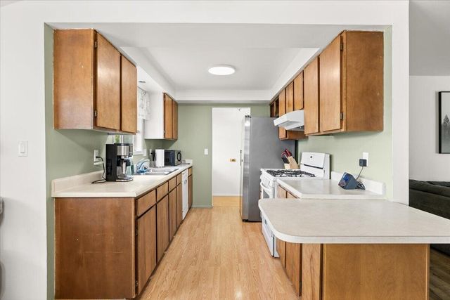 413 Emerald Circle, Medford, OR 97501