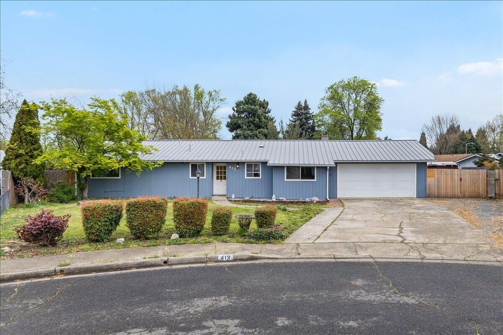 413 Emerald Circle, Medford, OR 97501