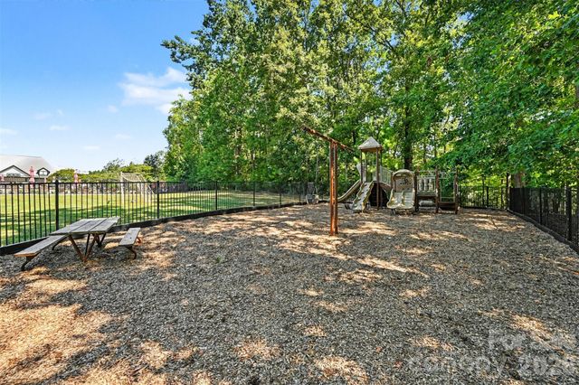 6411 Barcelona Way, Charlotte, NC 28214
