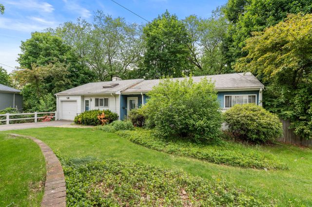104 Oldham Rd, Newton, MA 02465